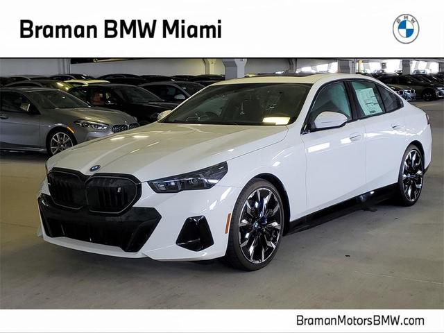 Photo of 2026 Alpine White BMW i5