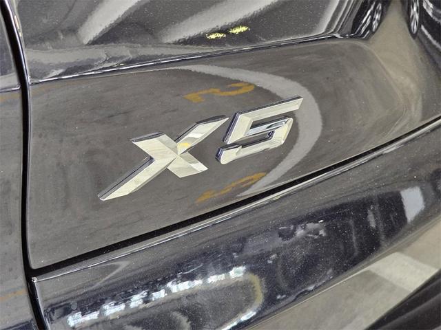 Photo of 2026 Carbon Black Metallic BMW X5