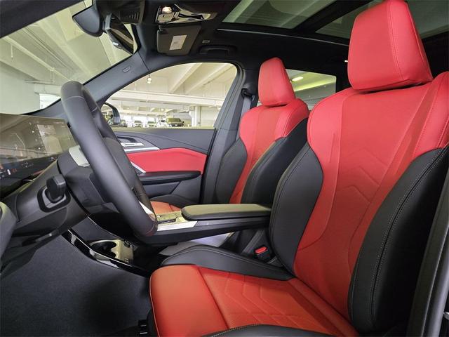 Photo of 2025 Alpine White BMW X1