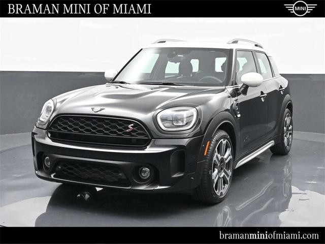 Photo of 2024 Midnight Black MINI Countryman