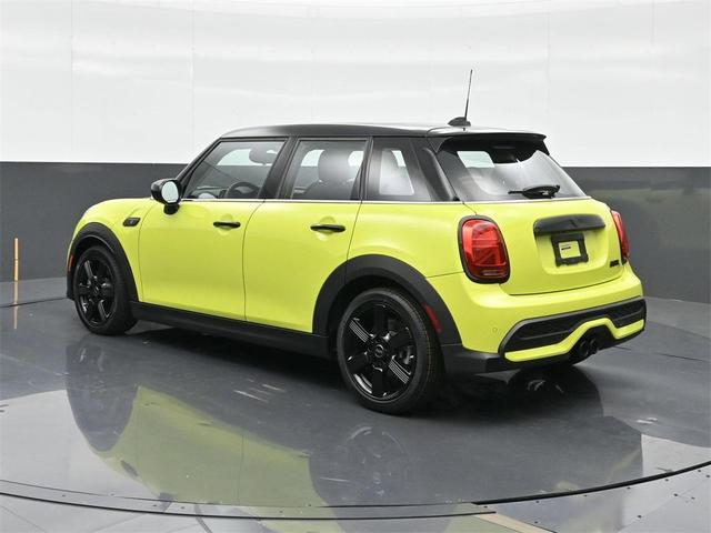 Photo of 2023 Yellow MINI Hardtop