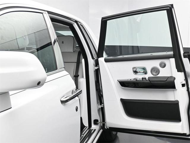Photo of 2023 Arctic White Rolls-Royce Phantom