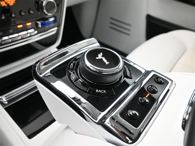 Photo of 2023 Arctic White Rolls-Royce Phantom