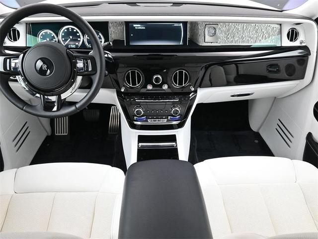 Photo of 2023 Arctic White Rolls-Royce Phantom