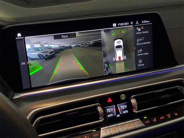 Photo of 2023 Mineral White Metallic BMW X5