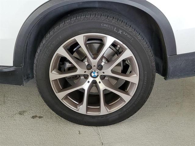 Photo of 2023 Mineral White Metallic BMW X5