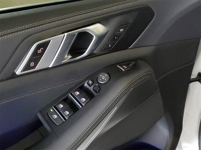 Photo of 2023 Mineral White Metallic BMW X5