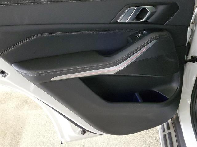 Photo of 2023 Mineral White Metallic BMW X5