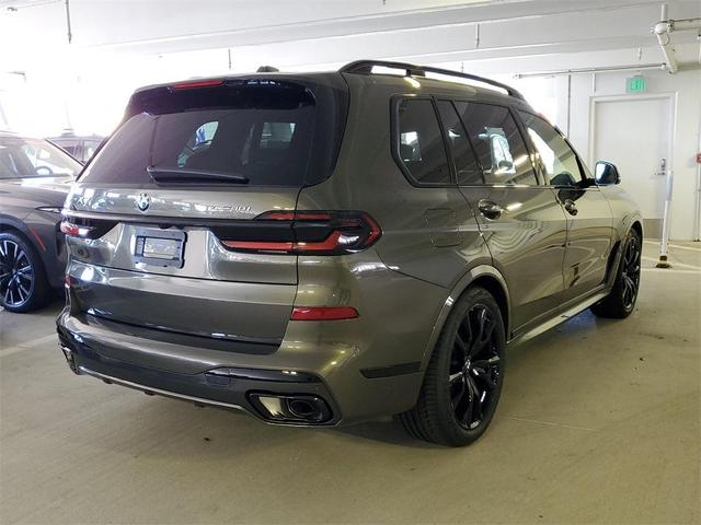Photo of 2026 Manhattan Green Metallic BMW X7