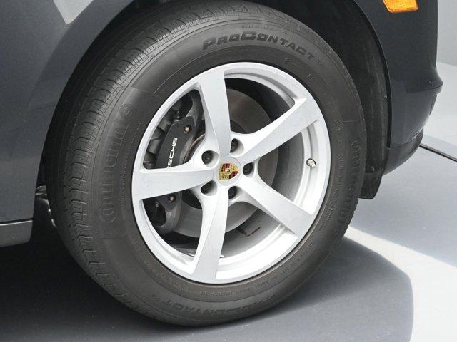 Photo of 2021 Volcano Grey Metallic Porsche Macan