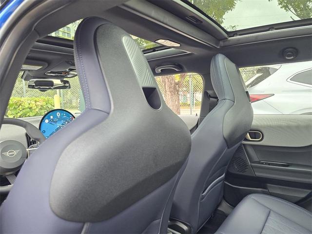 Photo of 2025 Chili Pepper Red MINI Hardtop