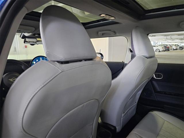 Photo of 2025 Blue Metallic MINI Hardtop