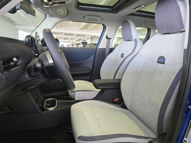 Photo of 2025 Blue Metallic MINI Hardtop