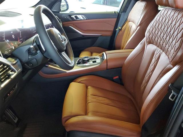 Photo of 2026 Carbon Black Metallic BMW X7
