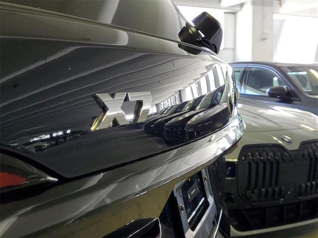 Photo of 2026 Carbon Black Metallic BMW X7