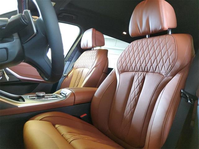 Photo of 2026 Carbon Black Metallic BMW X7