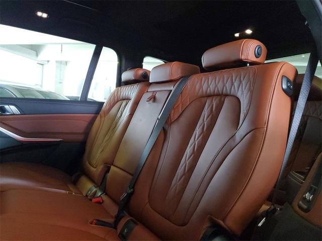 Photo of 2026 Carbon Black Metallic BMW X7