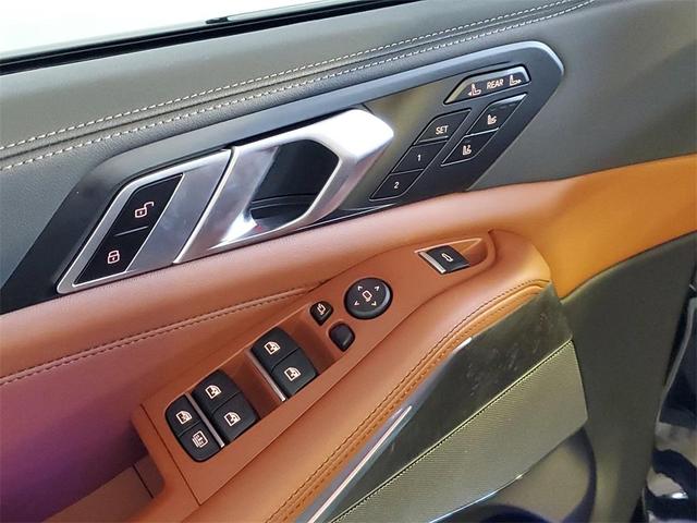 Photo of 2026 Carbon Black Metallic BMW X7