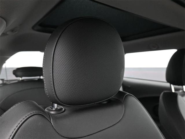 Photo of 2023 Chili Pepper Red MINI Hardtop