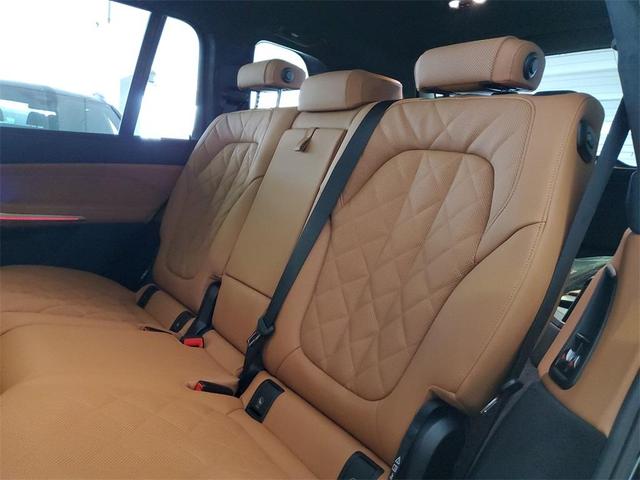 Photo of 2026 Black Sapphire Metallic BMW X7