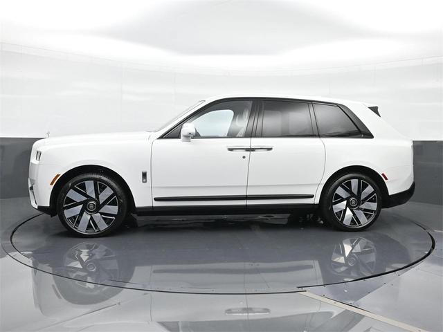 Photo of 2025 White Rolls-Royce Cullinan