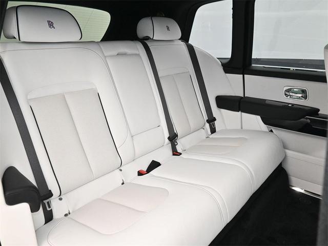 Photo of 2025 White Rolls-Royce Cullinan