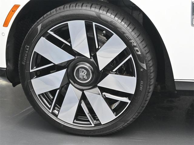 Photo of 2025 White Rolls-Royce Cullinan