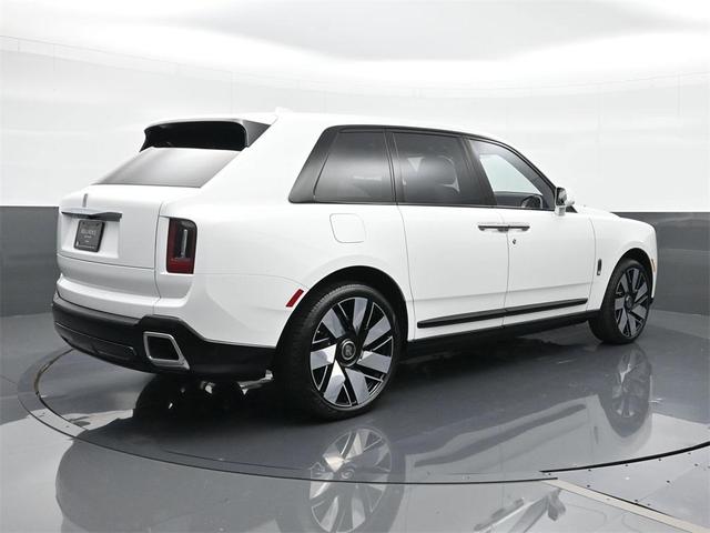 Photo of 2025 White Rolls-Royce Cullinan