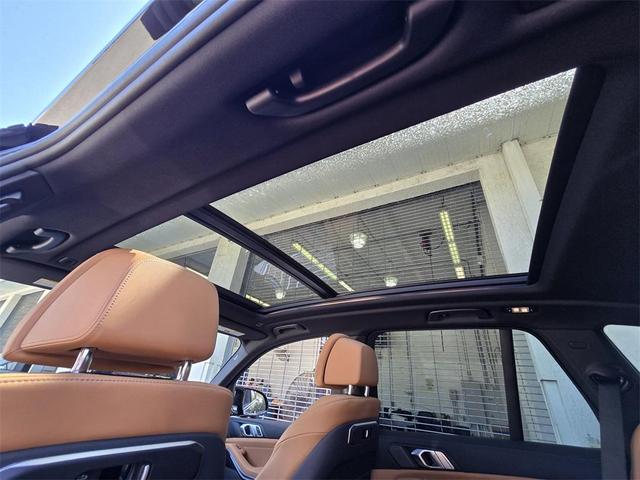 Photo of 2025 Alpine White BMW X5