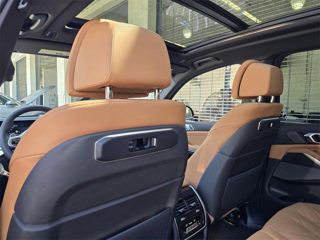 Photo of 2025 Alpine White BMW X5
