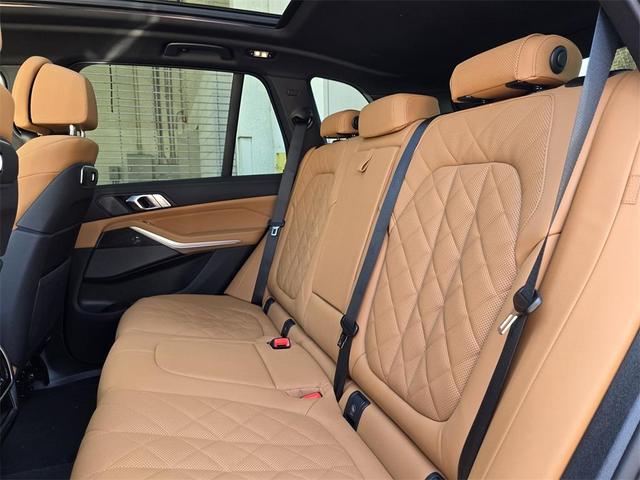 Photo of 2025 Alpine White BMW X5