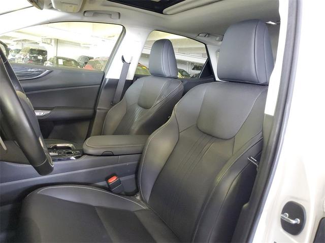 Photo of 2024 Eminent White Pearl Lexus NX 250