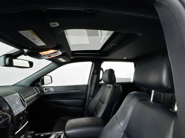 Photo of 2021 Bright White Clearcoat Jeep Grand Cherokee