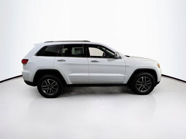 Photo of 2021 Bright White Clearcoat Jeep Grand Cherokee