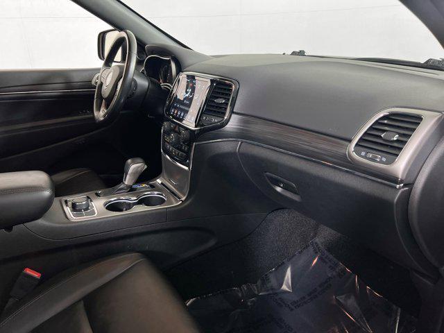Photo of 2021 Bright White Clearcoat Jeep Grand Cherokee