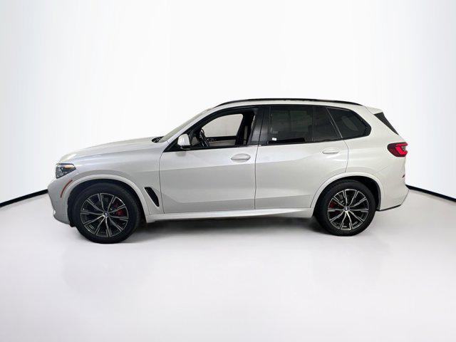 Photo of 2022 Mineral White Metallic BMW X5