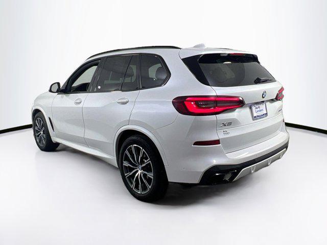 Photo of 2022 Mineral White Metallic BMW X5