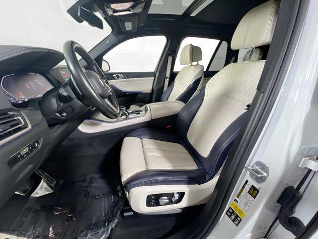 Photo of 2022 Mineral White Metallic BMW X5