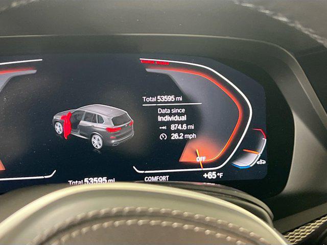 Photo of 2022 Mineral White Metallic BMW X5