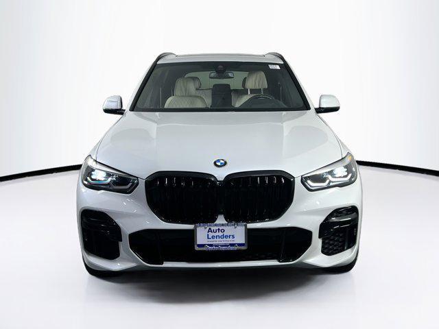 Photo of 2022 Mineral White Metallic BMW X5