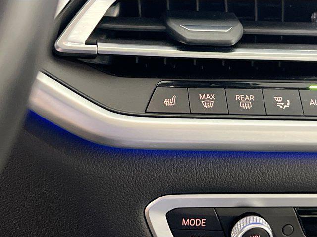 Photo of 2022 Mineral White Metallic BMW X5