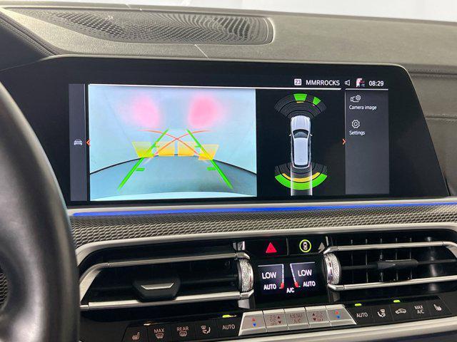 Photo of 2022 Mineral White Metallic BMW X5