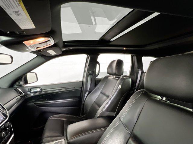 Photo of 2021 Bright White Clearcoat Jeep Grand Cherokee