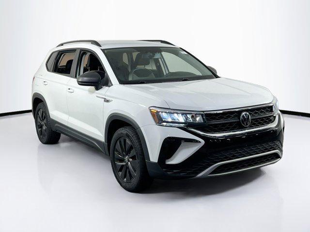 Photo of 2022 Pure White Volkswagen Taos