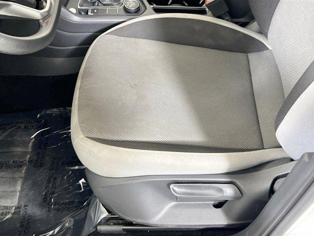 Photo of 2022 Pure White Volkswagen Taos