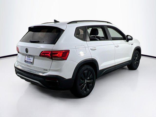 Photo of 2022 Pure White Volkswagen Taos