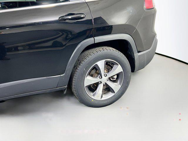 Photo of 2021 Diamond Black Crystal Pearlcoat Jeep Cherokee