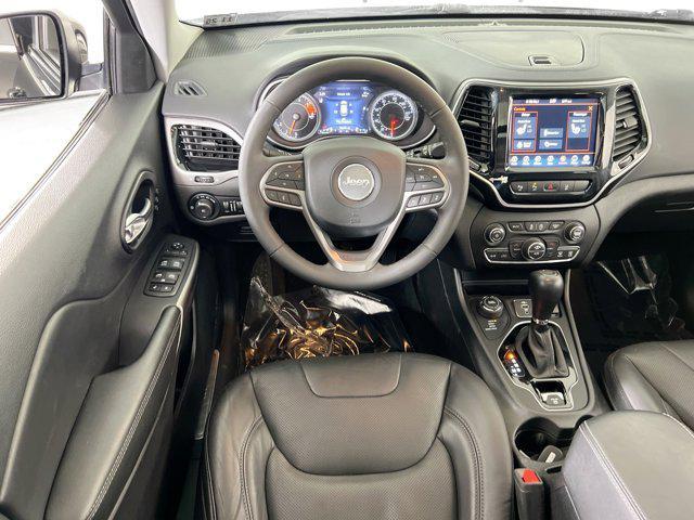 Photo of 2021 Diamond Black Crystal Pearlcoat Jeep Cherokee