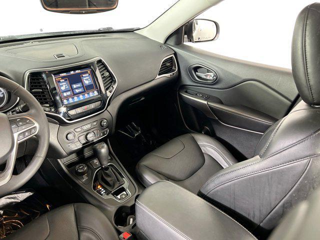 Photo of 2021 Diamond Black Crystal Pearlcoat Jeep Cherokee