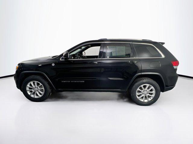 Photo of 2021 Diamond Black Crystal Pearlcoat Jeep Grand Cherokee